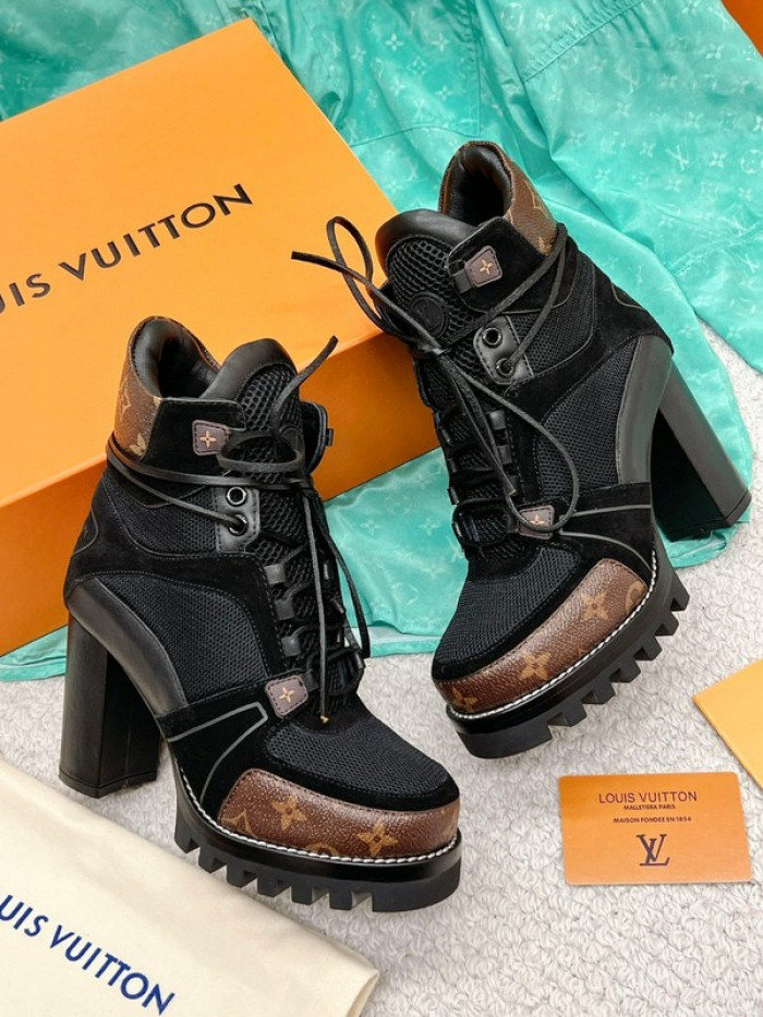lou1su1tt Boots