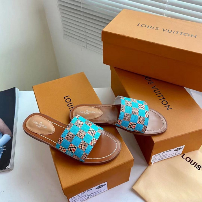 Lou1su1tt slides