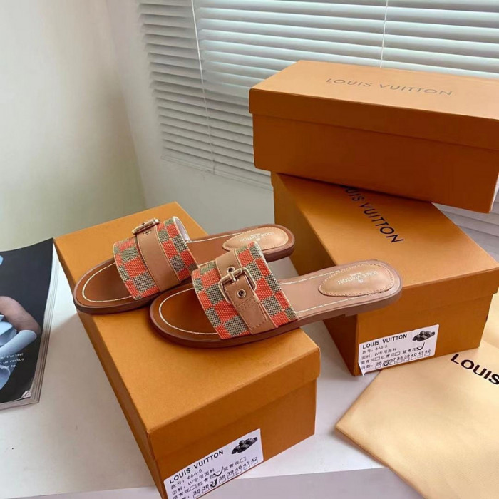 Lou1su1tt slides
