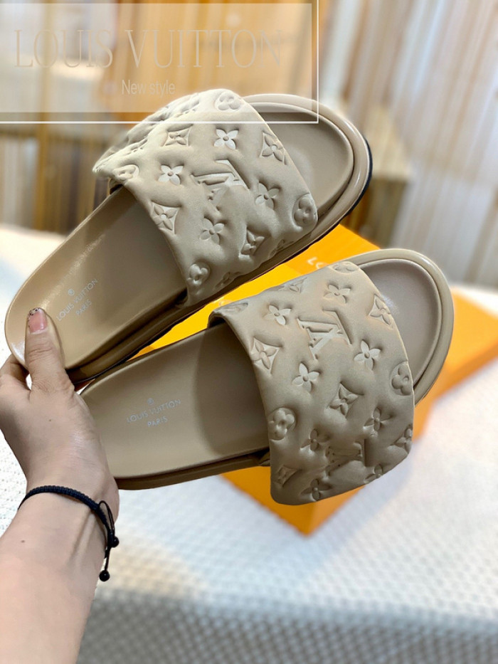 Lou1su1tt slides