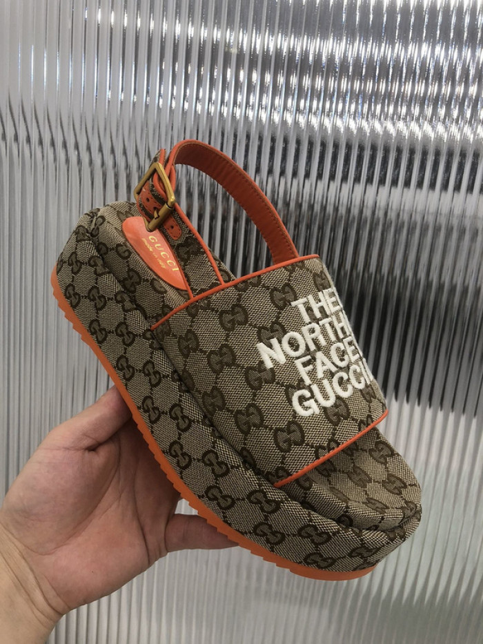 Gu66 SLIPPERS