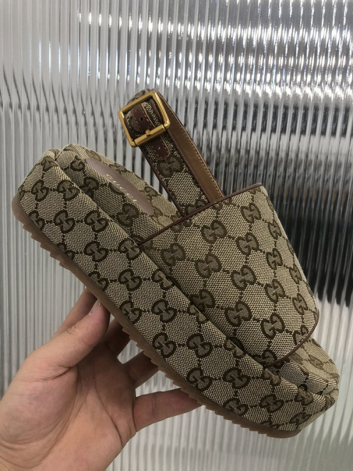 Gu66 SLIPPERS