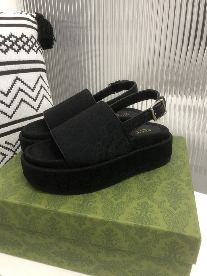 Gu66 SLIPPERS