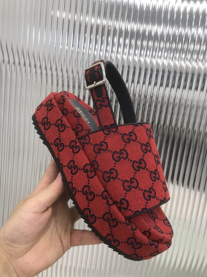 Gu66 SLIPPERS