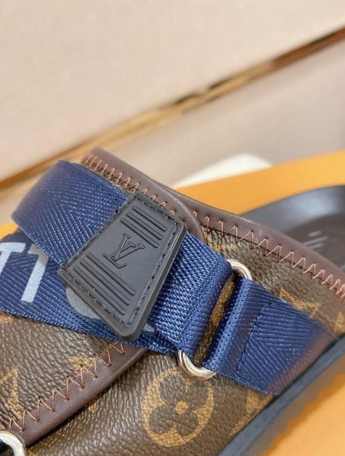 Lou1su1tt slides