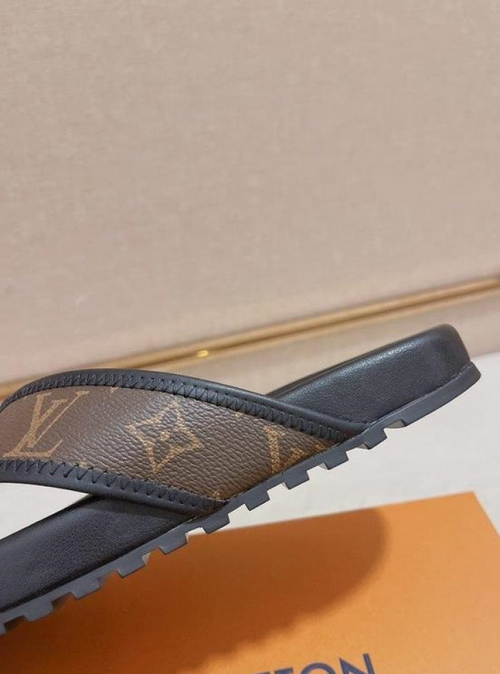 Lou1su1tt slides