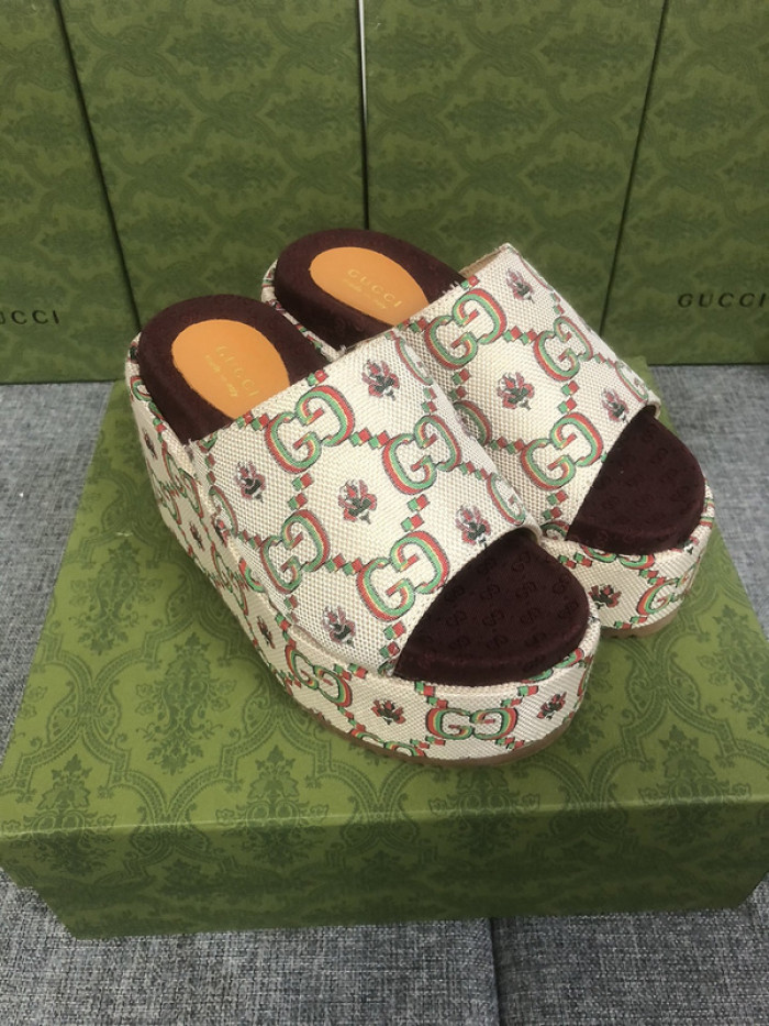 Gu66 SLIPPERS