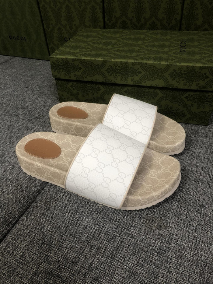 Gu66 SLIPPERS