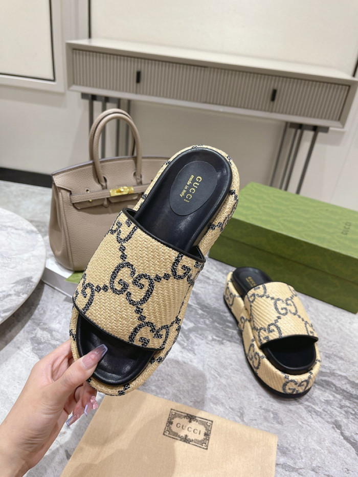 Gu66 SLIPPERS