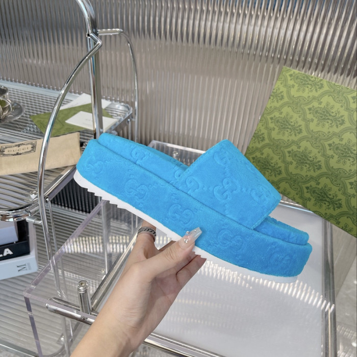 Gu66 SLIPPERS