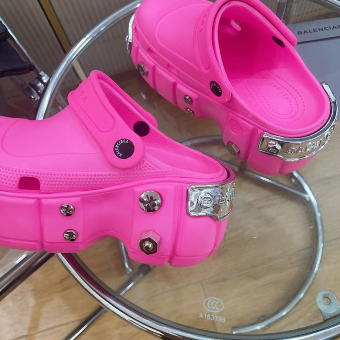 BLCG SLIPPERS