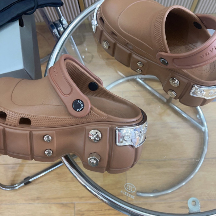 BLCG SLIPPERS