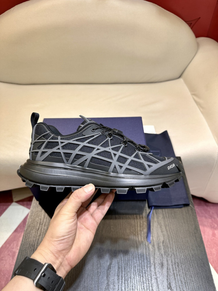D10R B31 Runner Black
