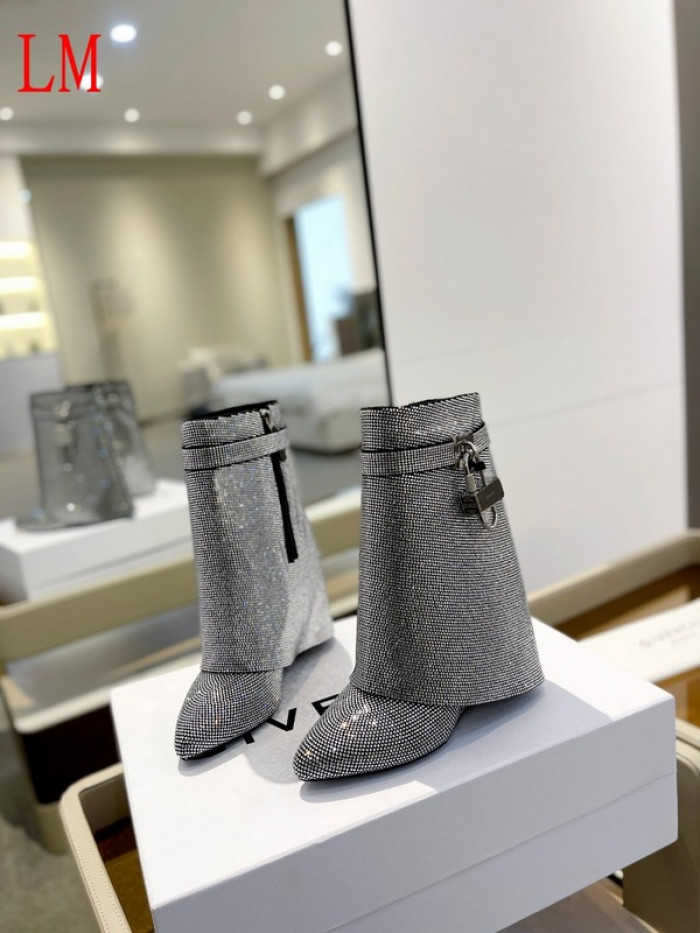 G1VENCHY BOOTS