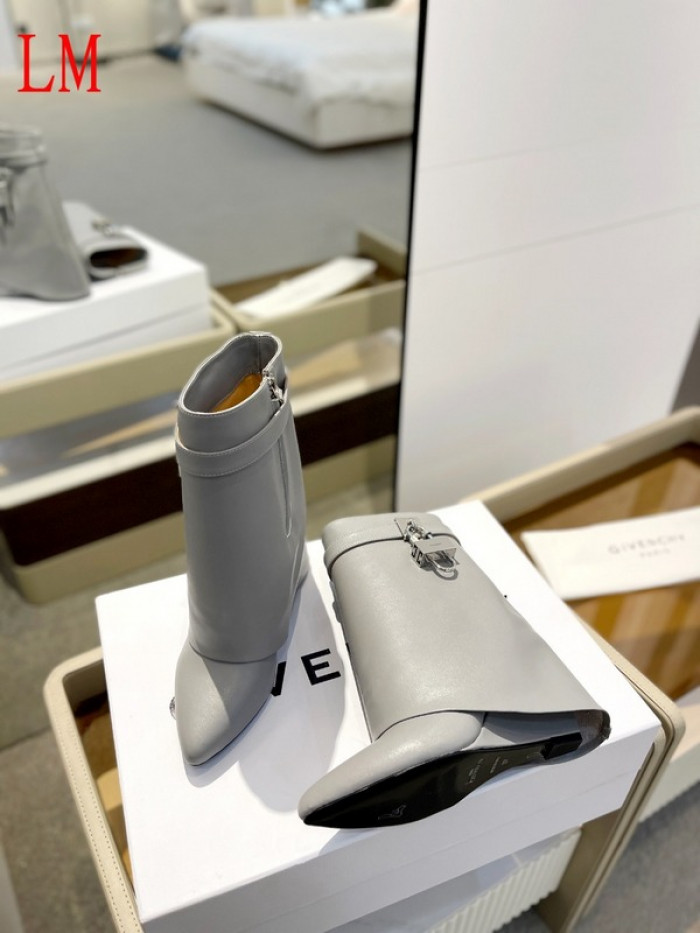 G1VENCHY BOOTS