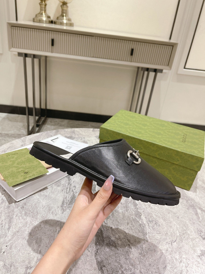 Gu66 SLIPPERS