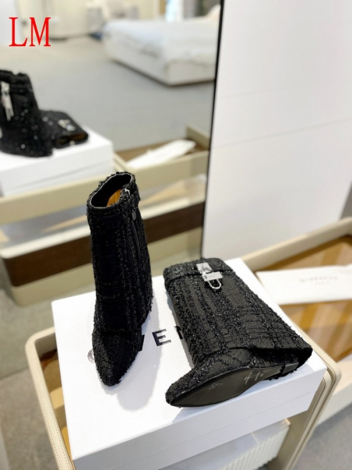 G1VENCHY BOOTS