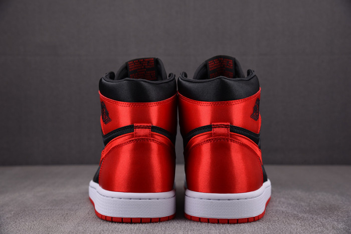 Air Jordan 1 Retro High OG Satin Bred FD4810-061