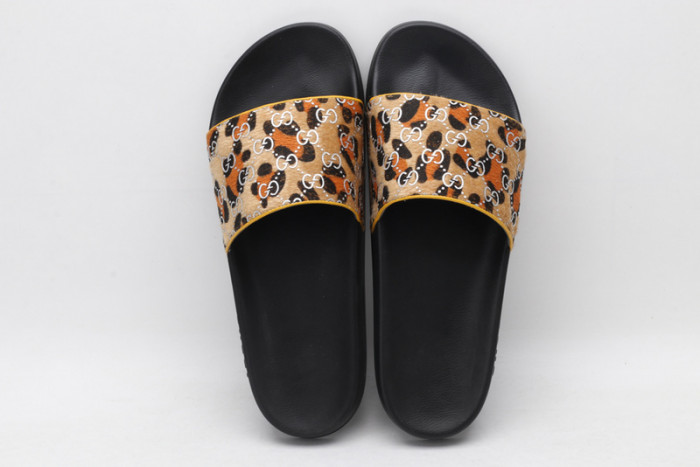 Gu66 SLIPPERS