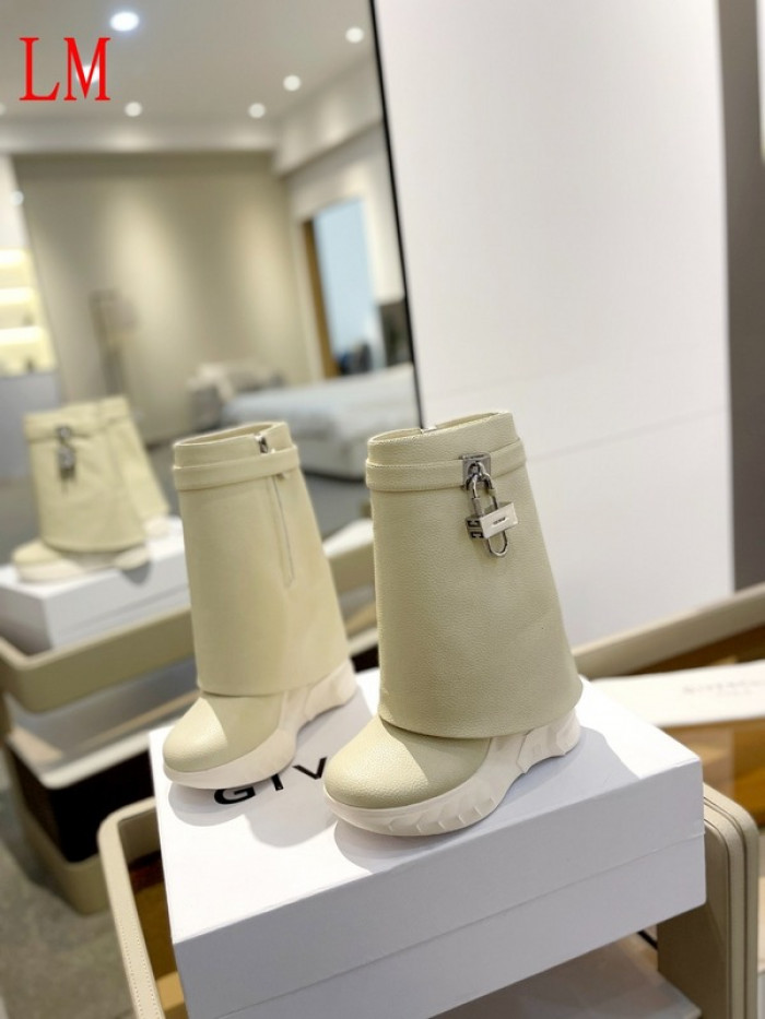 G1VENCHY BOOTS