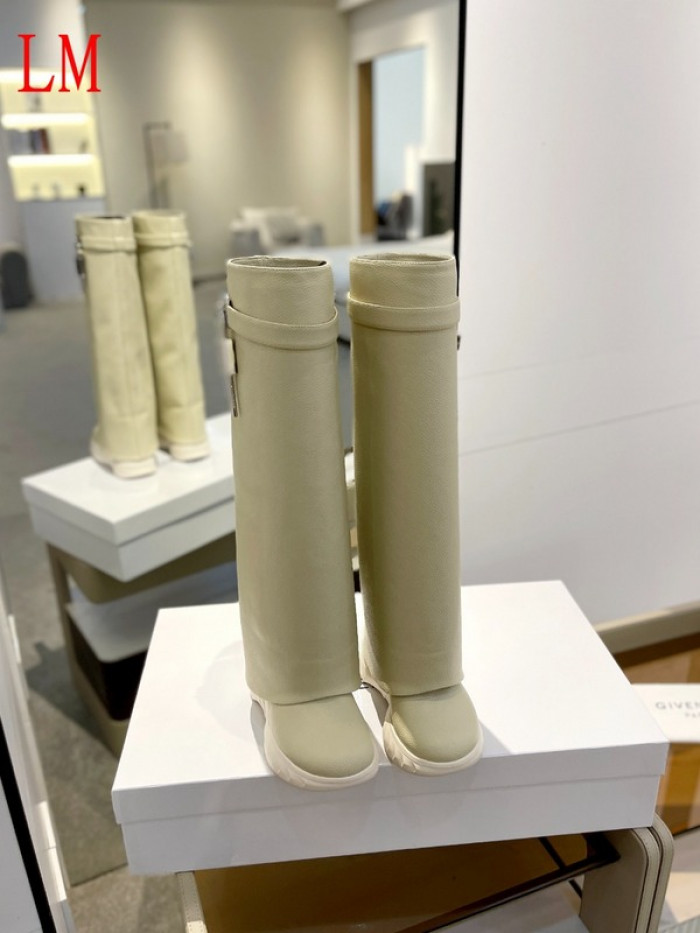 G1VENCHY BOOTS