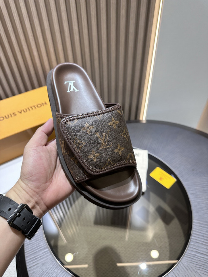 Lou1su1tt slides