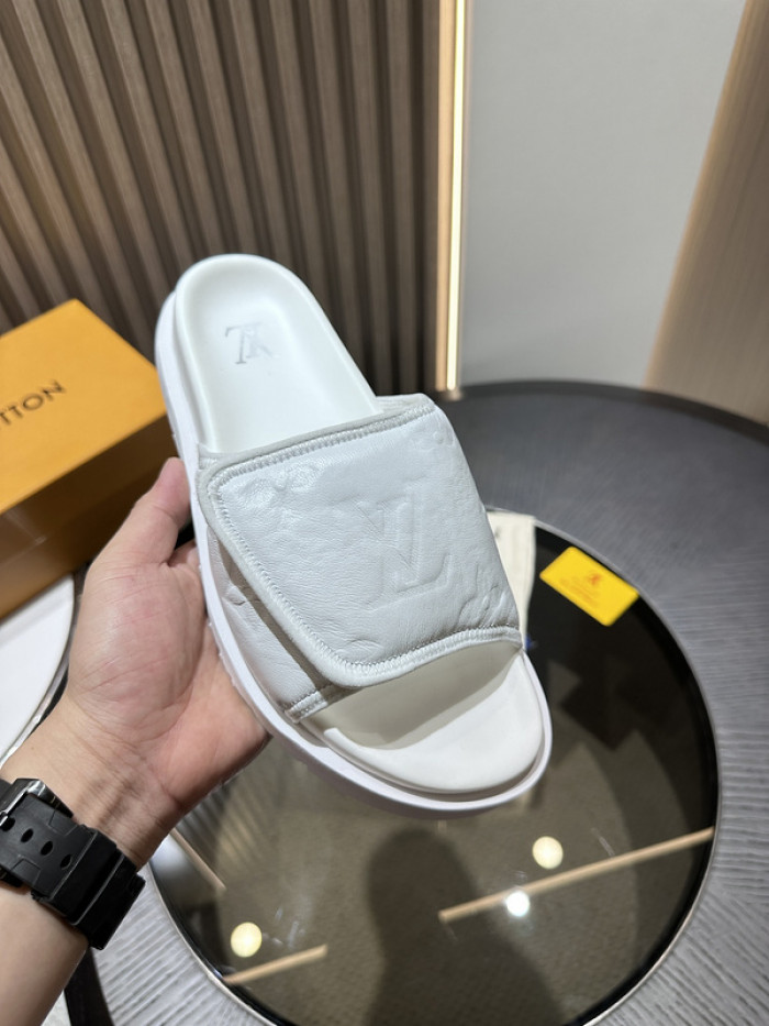 Lou1su1tt slides