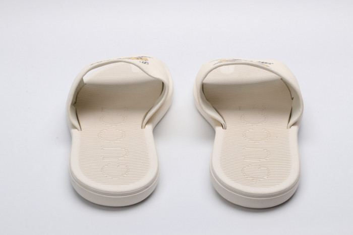Gu66 SLIPPERS