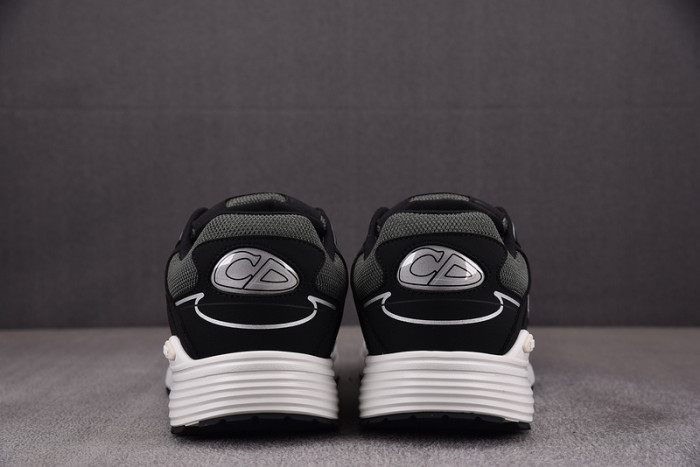 D10R B30 SNEAKER