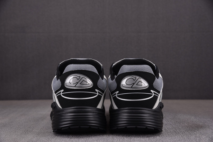 D10R B30 SNEAKER