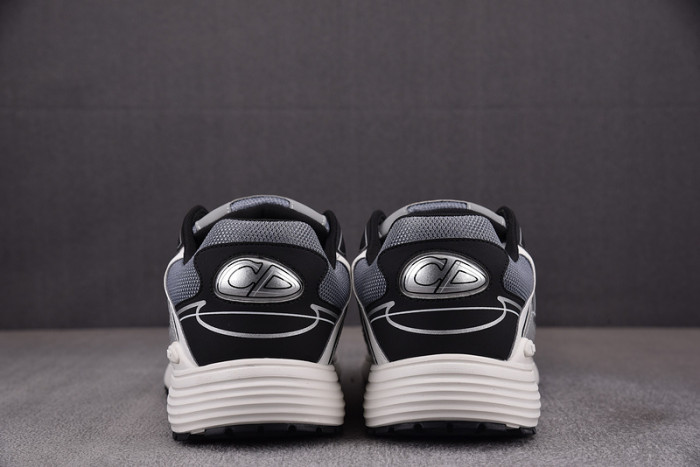 D10R B30 SNEAKER
