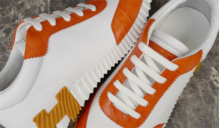 H**me5 Sneaker
