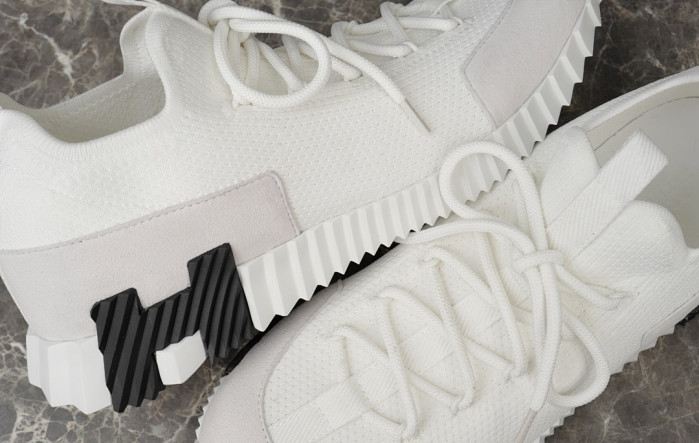 H**me5 Sneaker