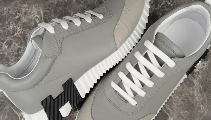 H**me5 Sneaker