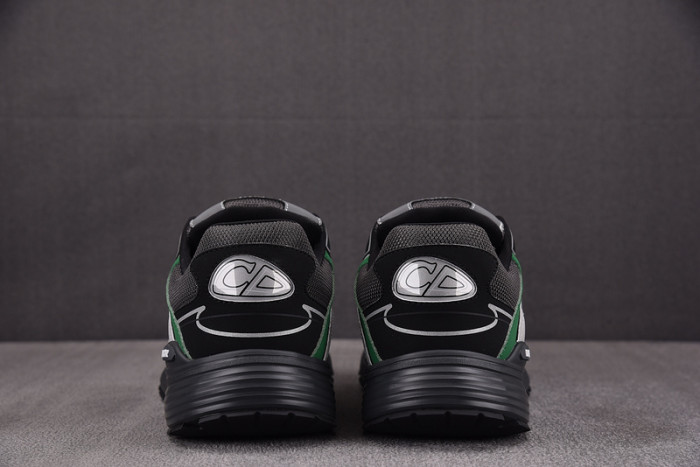 D10R B30 SNEAKER
