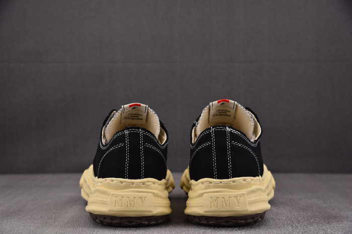 Ma1s0n MIHARA YASUHIRO SNEAKER