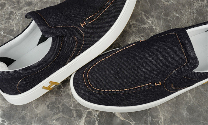 H**me5 Sneaker