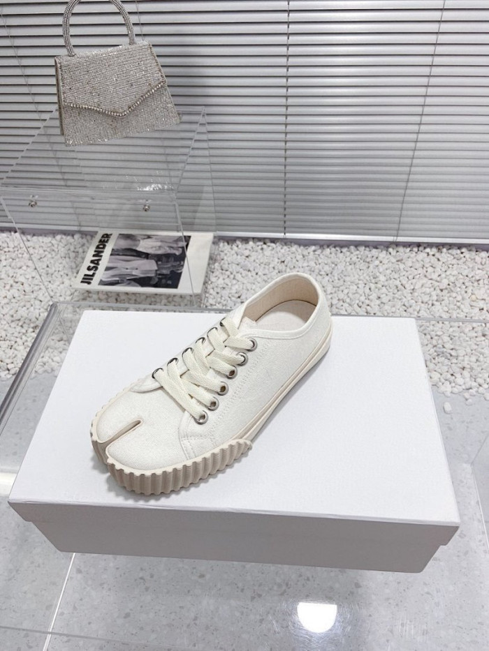Ma1s0n Marg*e1a Tabi Low Top