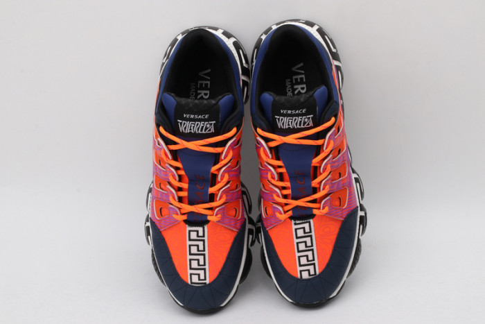 VERS SNEAKERS