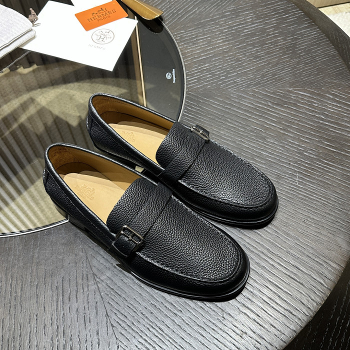 H**me5 Loafer