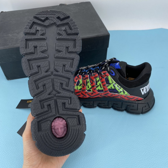 VERS SNEAKERS