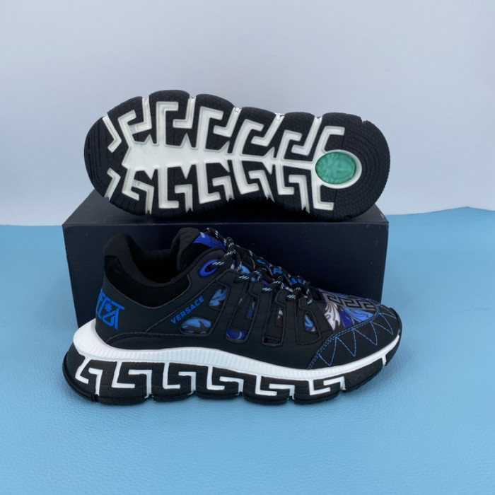 VERS SNEAKERS