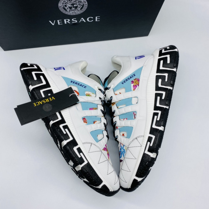 VERS SNEAKERS