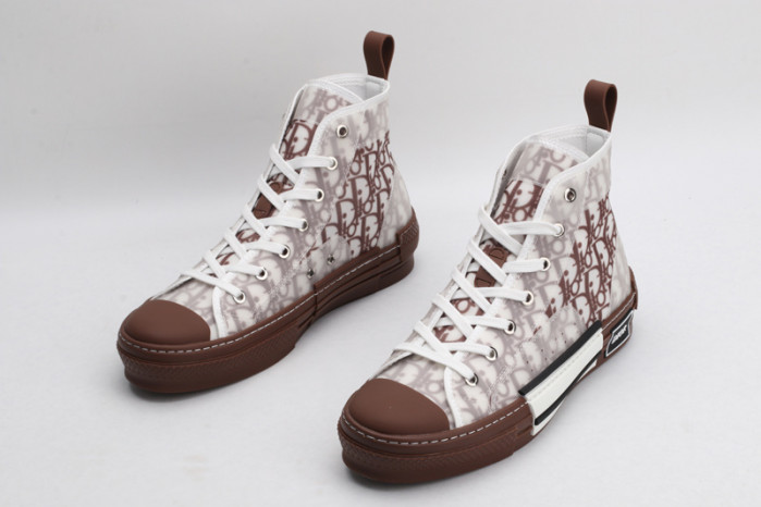 D10R B23 Oblique High Top Sneaker