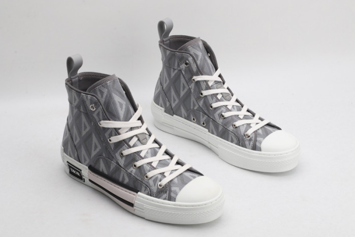 D10R B23 Oblique High Top Sneaker