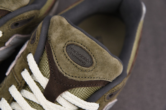 N3W BLANCE SNEAKER