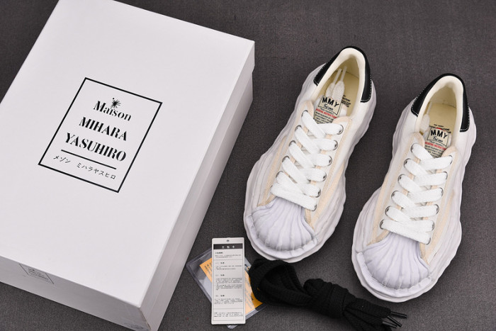 MAISON MIHARA YASUHIRO SNEAKER