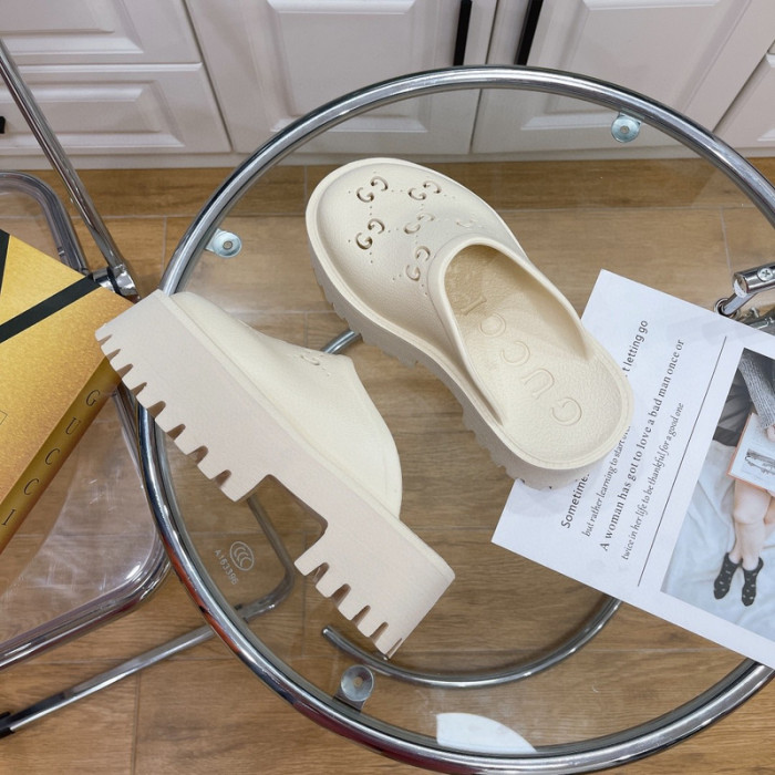 Gu66 SLIPPERS