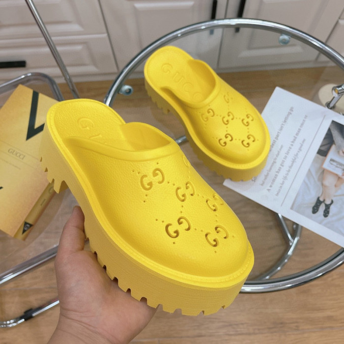 Gu66 SLIPPERS