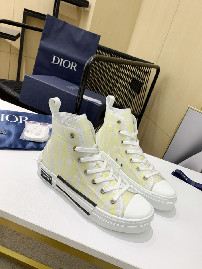 D10R B23 Oblique High Top Sneaker